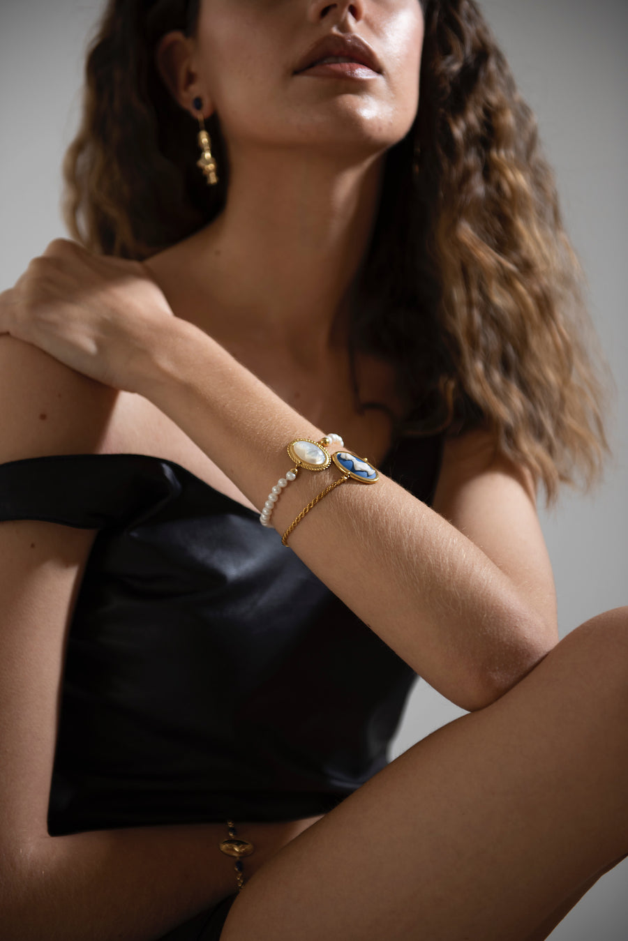 The Afrodite with Lapis Bracelet