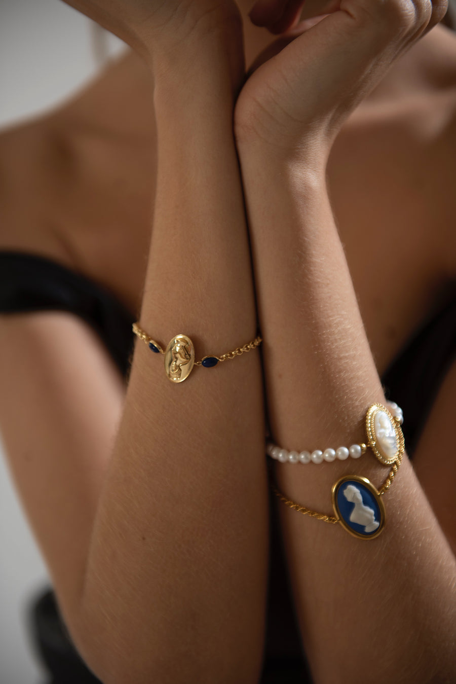 The Afrodite with Lapis Bracelet